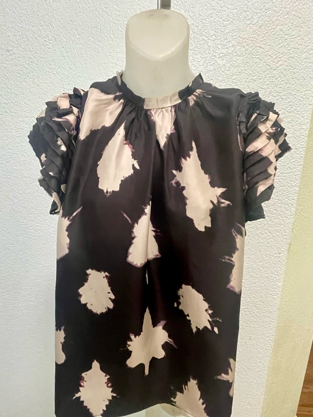 Ulla Johnson Black and Cream Abstract Ruffle Sleeve Blouse Silk Size 6